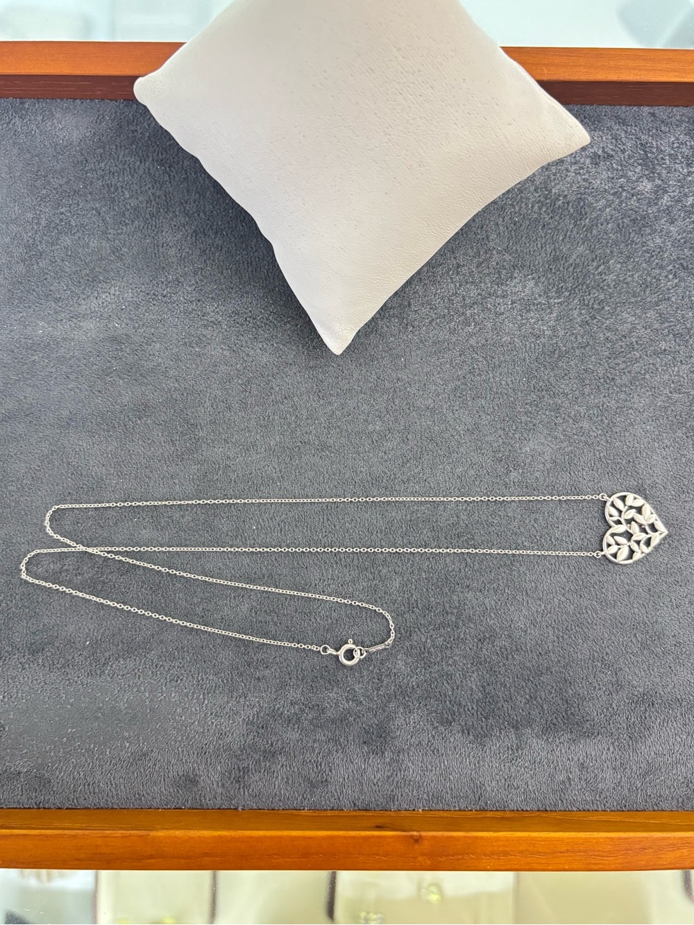 Tiffany & Co. Sterling silver Olive Leaf Heart Pendant Necklace 20" - Picture 5 of 9